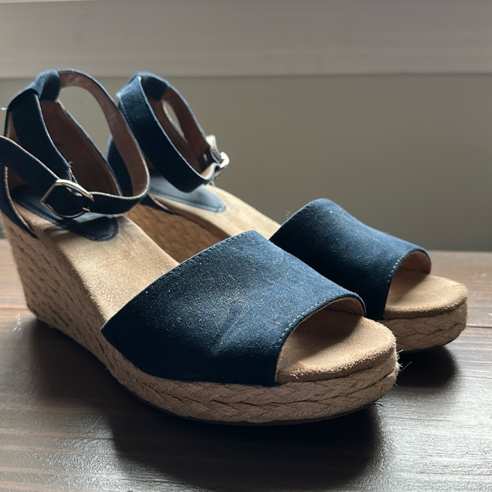 Style and Co Navy Blue Wedge Sandals Size 8